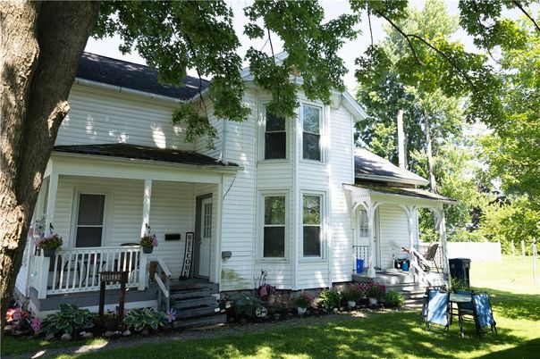 Exterior, Facade, Queen Anne Victorian