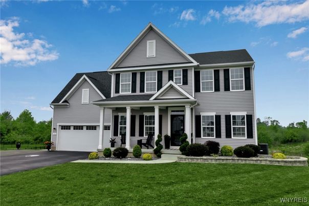 Attached, Exterior, Facade, Farmhouse