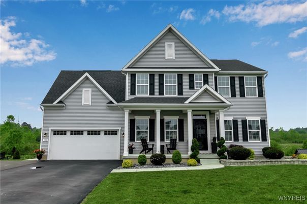 Attached, Exterior, Facade, Farmhouse