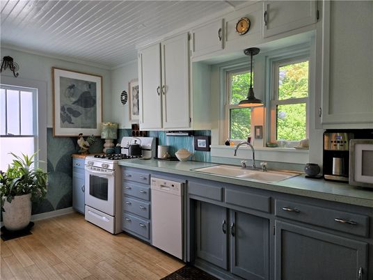 Interior, Kitchen, Pendant Lights, Wood Texture Flooring