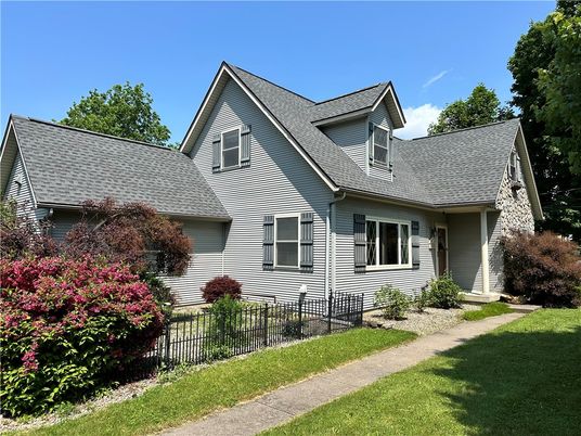 Exterior, Facade, Cape Cod