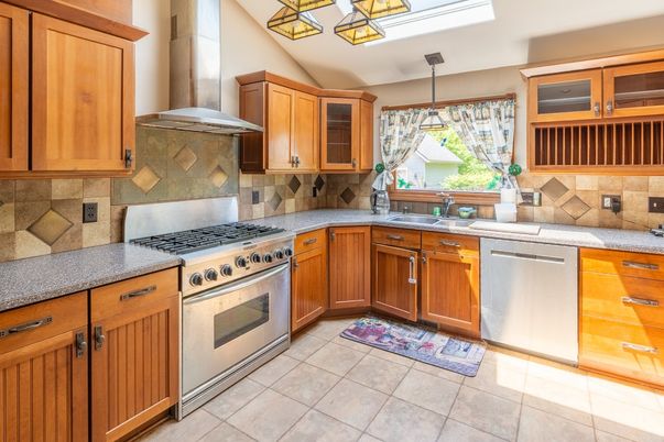 Interior, Kitchen, Pendant Lights, Stainless Steel Appliances