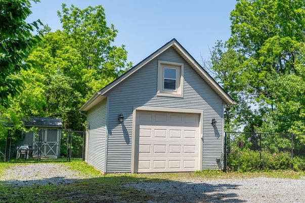 Detached Garage, Exterior