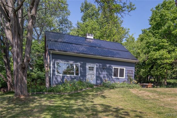 Backyard, Exterior, Facade, Cape Cod