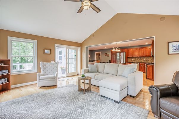 Interior, Kitchen, Living room, Pendant Lights, Recessed Lighting, Wood Texture Flooring