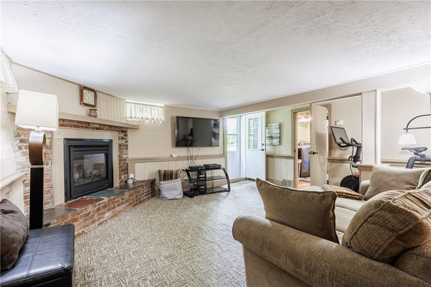 Chandelier, Fireplace, Interior, Living room