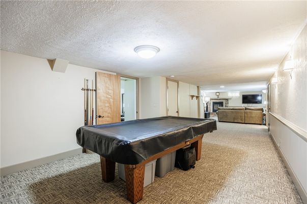 Billiard Table, Game Room, Interior