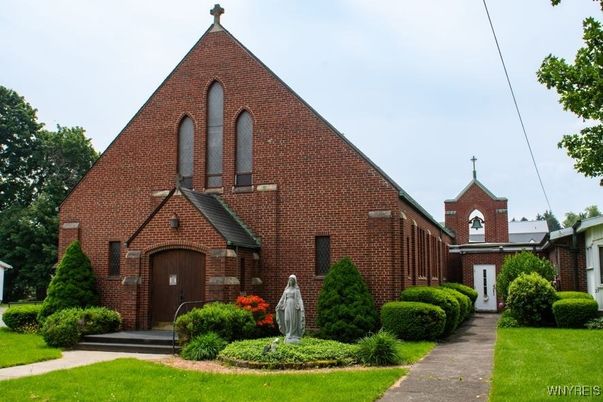 Exterior, Facade, Brick Facade, Tudor Revival