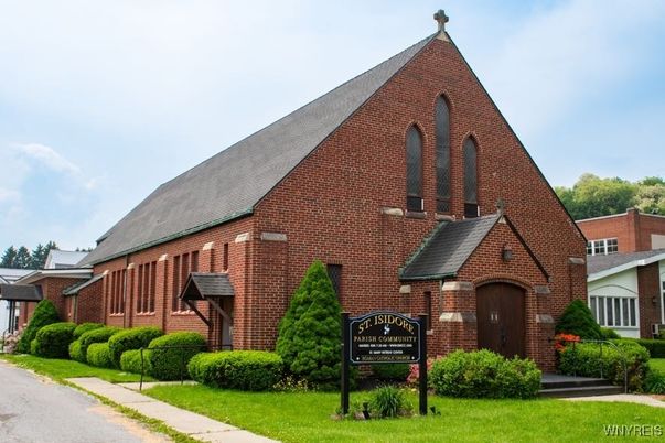 Exterior, Facade, Brick Facade, Tudor Revival
