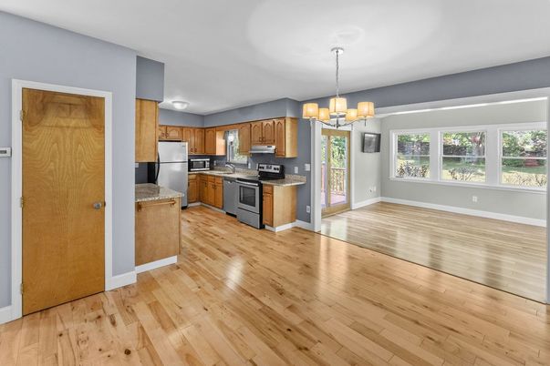 Chandelier, Interior, Kitchen, Wood Texture Flooring