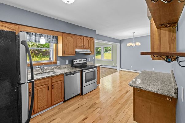 Chandelier, Interior, Kitchen, Wood Texture Flooring