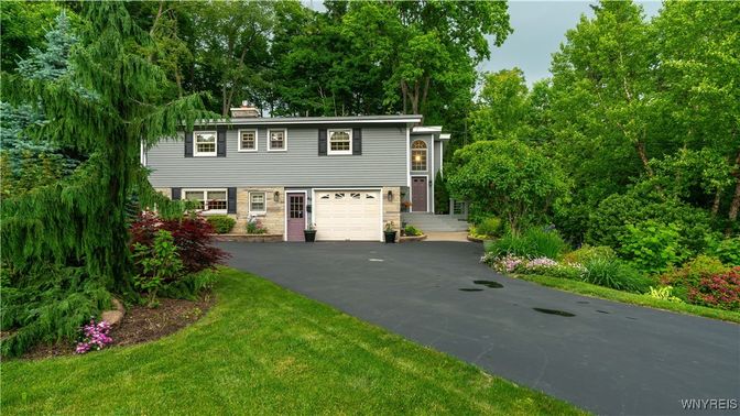 Attached, Backyard, Exterior, Facade, Split Level