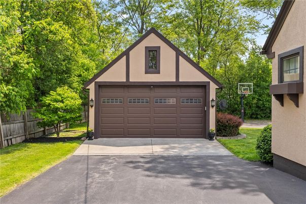 Detached Garage, Exterior