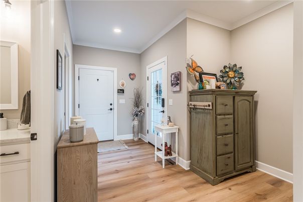 Interior, Recessed Lighting, Wood Texture Flooring