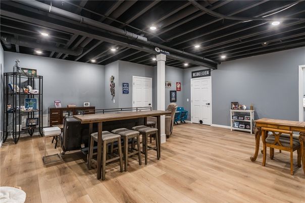 Interior, Recessed Lighting, Wood Texture Flooring