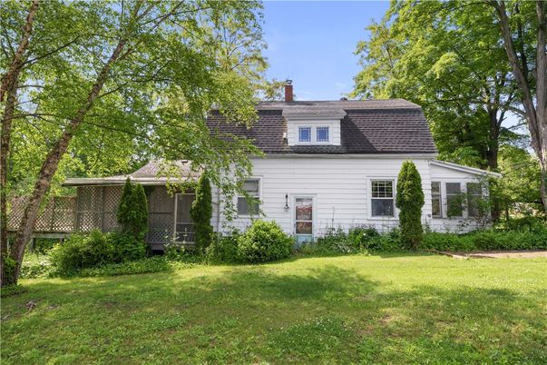 Backyard, Exterior, Facade, Cape Cod