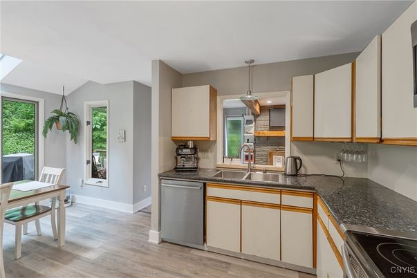 Dining room, Interior, Kitchen, Pendant Lights, Wood Texture Flooring