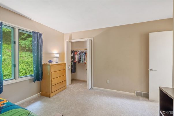 Empty room, Interior, Walk-in Closets