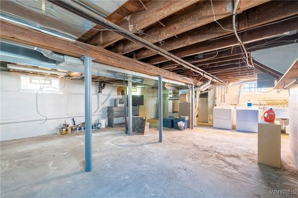 Interior, Washer, Wooden Beams