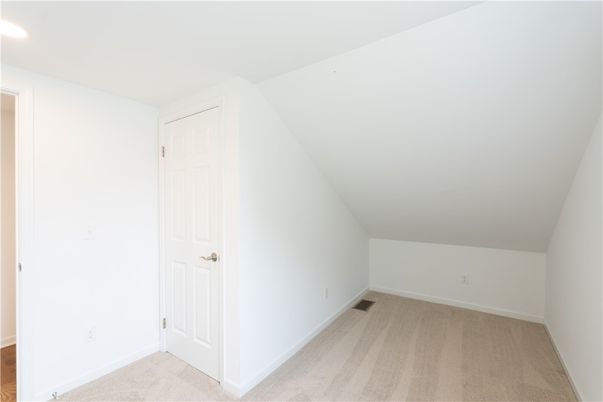 Empty room, Interior