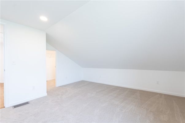 Empty room, Interior, Recessed Lighting