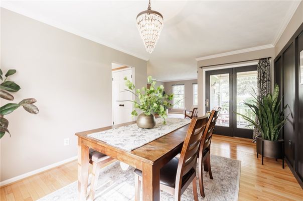 Chandelier, Dining room, Interior, Wood Texture Flooring