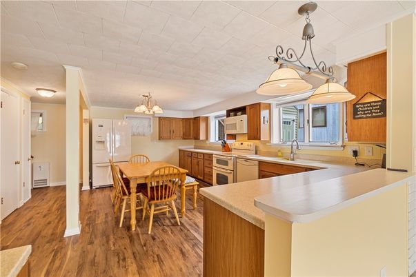 Chandelier, Dining room, Interior, Kitchen, Pendant Lights, Wood Texture Flooring