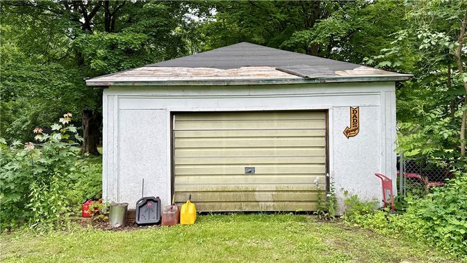 Detached Garage, Exterior