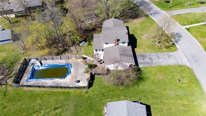 Exterior, Drone