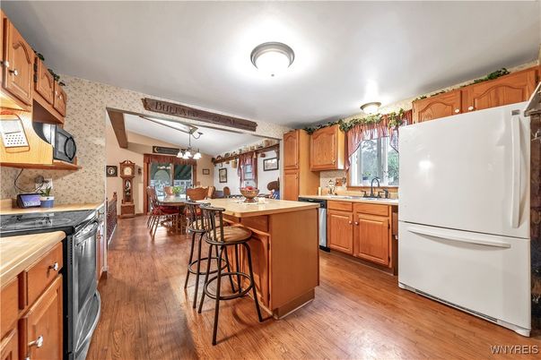 Chandelier, Dining room, Interior, Kitchen, Wooden Beams, Wood Texture Flooring