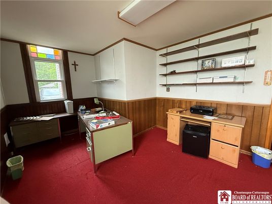 Home Office, Interior