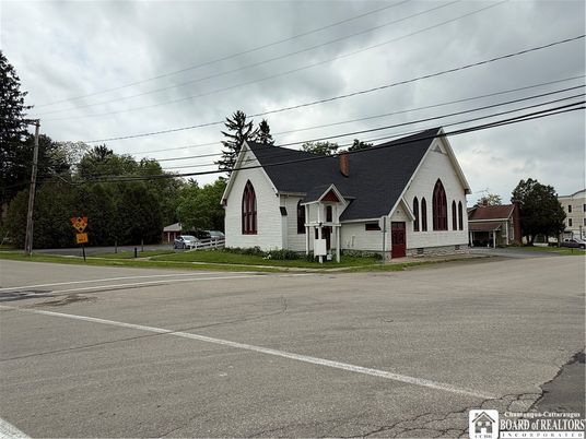 Exterior, Facade, Cape Cod