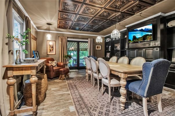 Chandelier, Dining room, Interior, Living room, Pendant Lights, Wood Texture Flooring