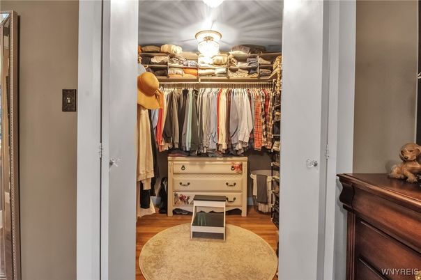 Interior, Walk-in Closets, Wood Texture Flooring