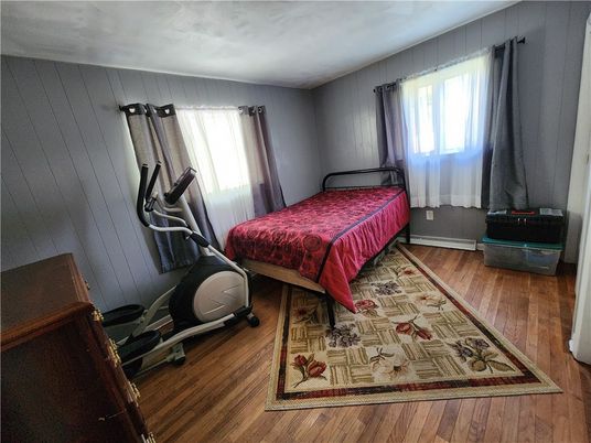 Bedroom, Fitness Equipment, Interior, Wood Texture Flooring