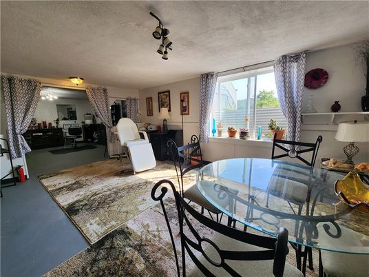 Dining room, Interior
