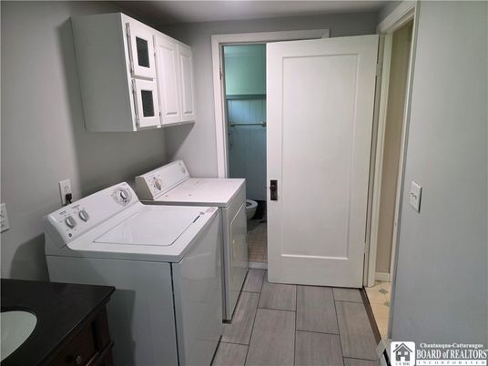 Interior, Utility Closets, Washer, Wood Texture Flooring