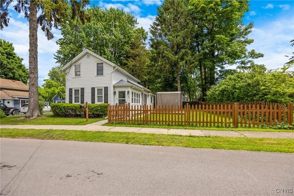 Backyard, Exterior, Facade, Queen Anne Victorian