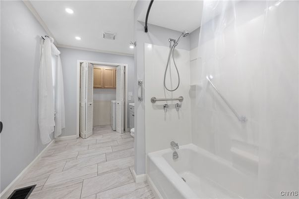 Bathroom, Interior, Recessed Lighting