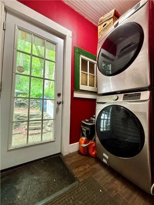 Interior, Washer, Wood Texture Flooring