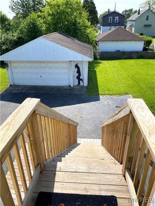 Detached Garage, Exterior