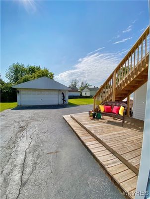 Detached Garage, Exterior