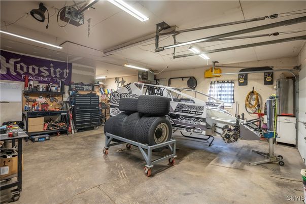 Garage, Interior