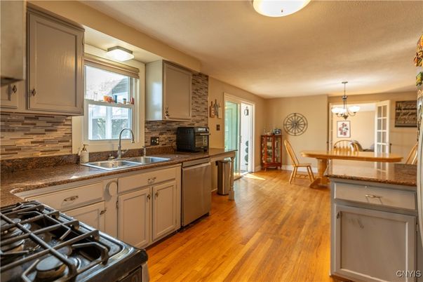 Chandelier, Dining room, Interior, Kitchen, Wood Texture Flooring