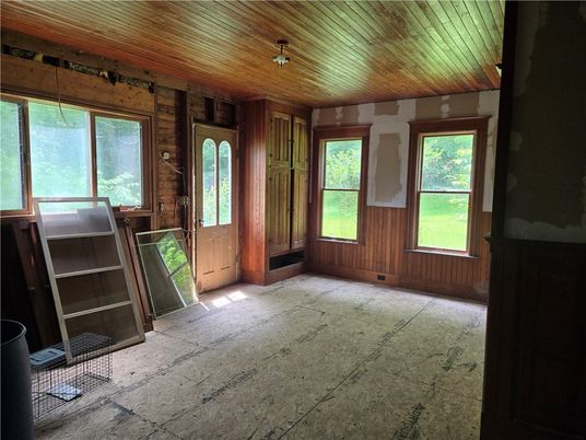 Empty room, Interior, Wooden Ceilings, Wooden Walls