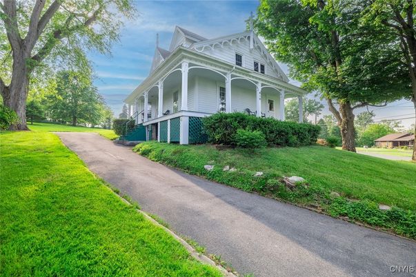 Backyard, Exterior, Facade, Queen Anne Victorian