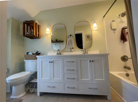 Bathroom, Dual Sink Vanities, Interior