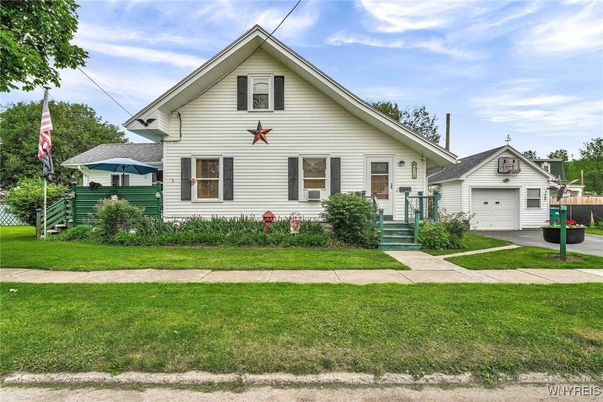 Backyard, Detached Garage, Exterior, Facade, Queen Anne Victorian