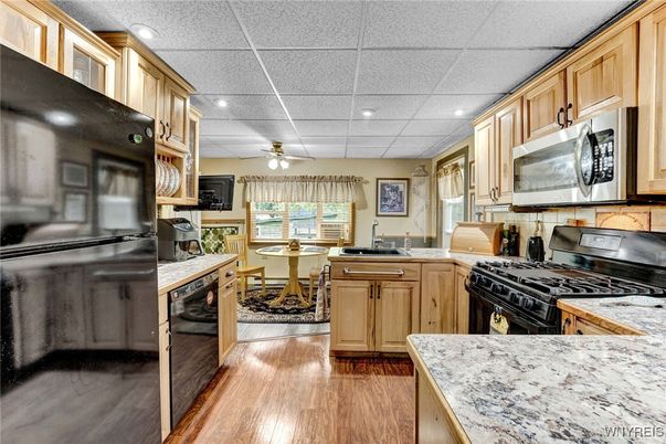 Dining room, Interior, Kitchen, Recessed Lighting, Wood Texture Flooring