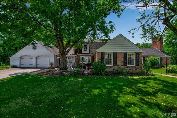 Attached, Backyard, Detached Garage, Exterior, Facade, Brick Facade, Ranch